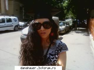 minodora nu este pe vrea tare mult sa vb cu ea:(..
sau nimeni nu are id`ul tu k esti adm.:) ar