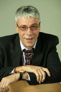 statica :rotfl:  :rotfl:  :rotfl:  :rotfl: ..poje si despre el :nod:  :nod: gheorghe visu aka state